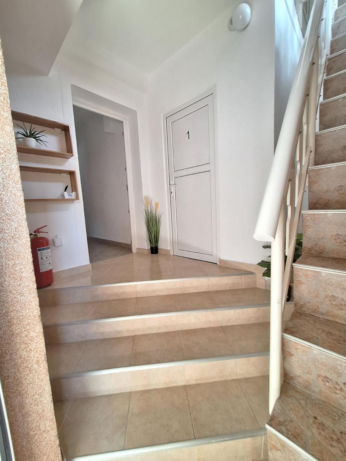 Sobe-Apartmani Modrica Екстериор снимка